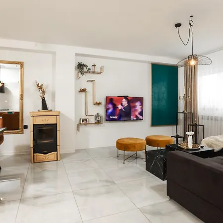 Deluxe Roma Имотски