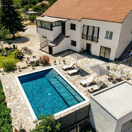 Deluxe Roma * Imotski